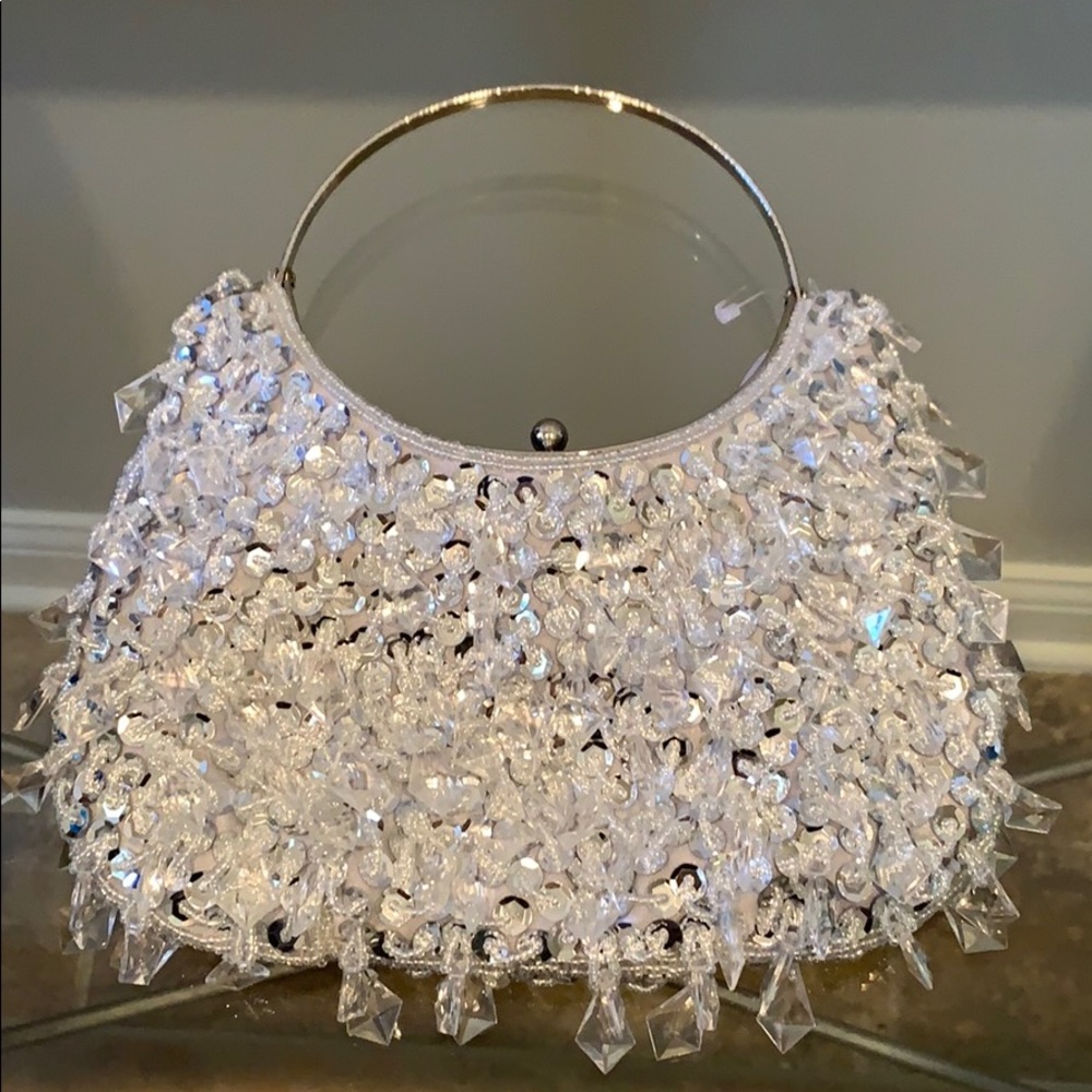 NWOT Evening Formal Silver Sequin Crystal Purse